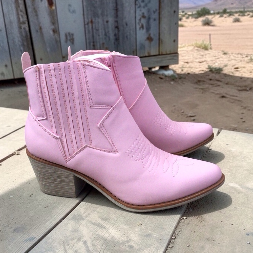 Pierre Dumas Womens Wilder-10 Pink Pointed Toe Western Ankle Boots Choose Size